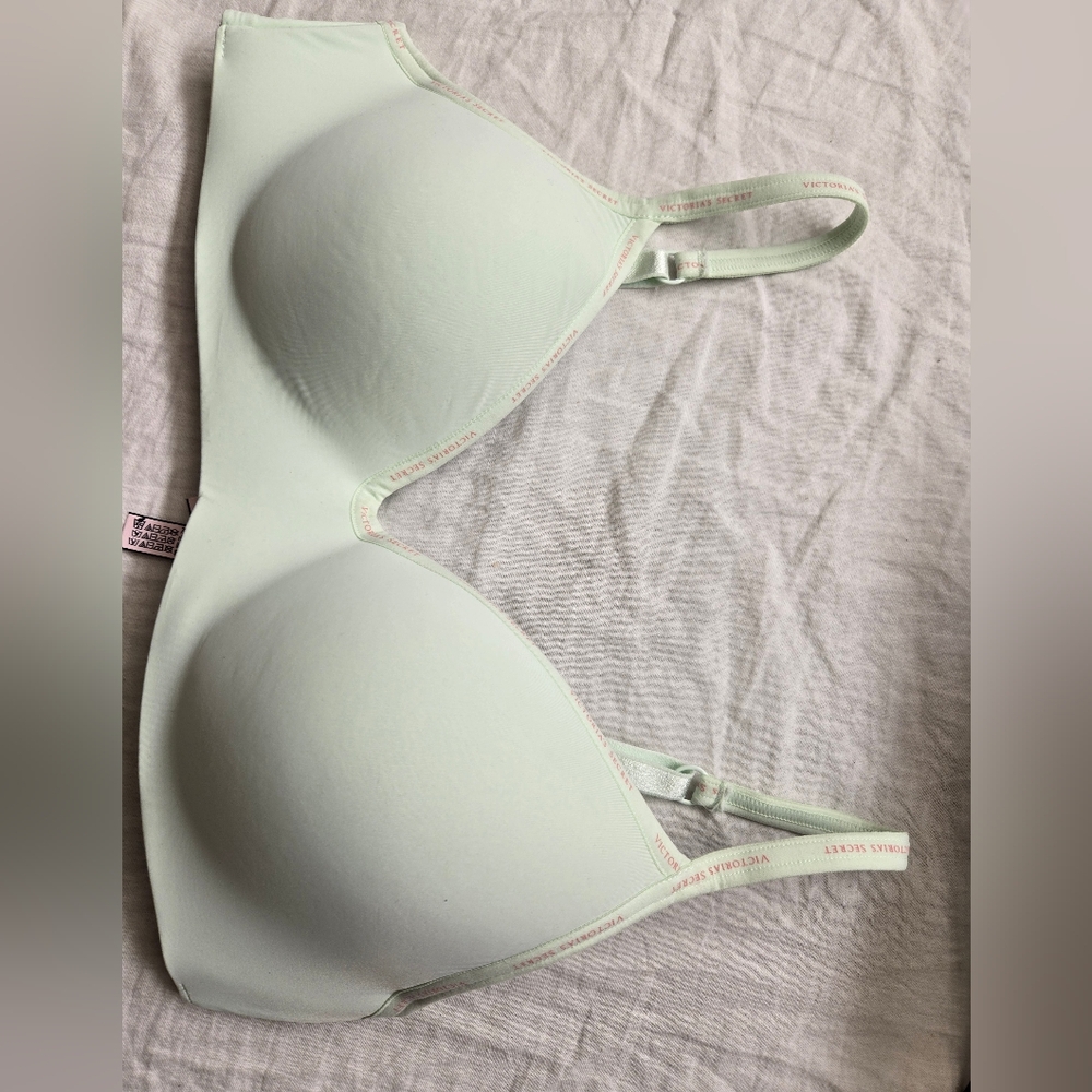 Victoria's Secret Light Green Bra